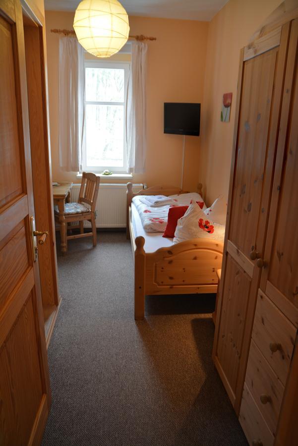 Landgasthof Alter Bahnhof Heyerode Room photo