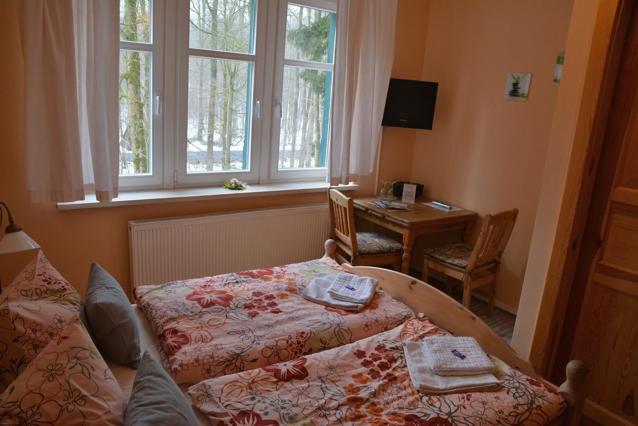 Landgasthof Alter Bahnhof Heyerode Room photo